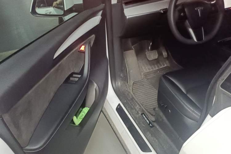 Used Tesla Model Y 2024 Rear-Wheel-Drive Version Driver Seat