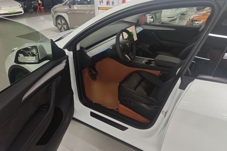 Used Tesla Model Y 2024 Long-Range All-Wheel-Drive Version Driver Seat