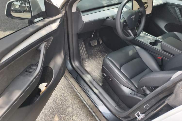 Used Tesla Model Y 2024 Rear-Wheel-Drive Version Driver Seat