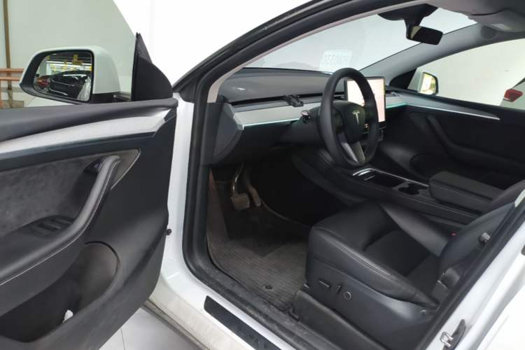 Used Tesla Model Y 2024 Long-Range All-Wheel-Drive Version Driver Seat