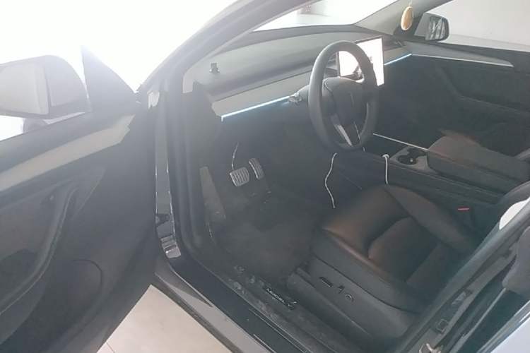 Used Tesla Model Y 2024 Rear-Wheel-Drive Version Driver Seat