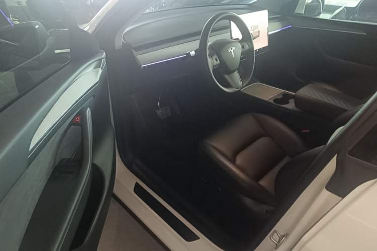 Used Tesla Model Y 2024 Rear-Wheel-Drive Version Driver Seat