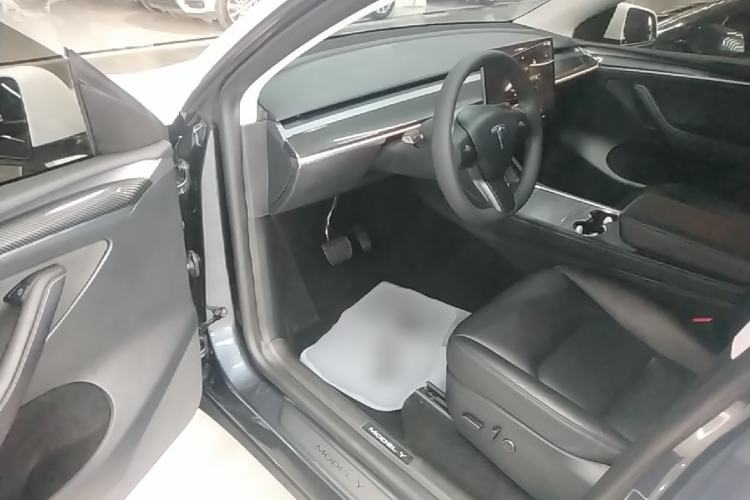 Used Tesla Model Y 2024 Rear-Wheel-Drive Version Driver Seat