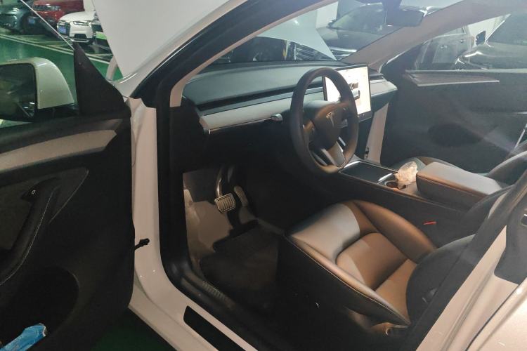 Used Tesla Model Y 2024 Rear-Wheel-Drive Version Driver Seat