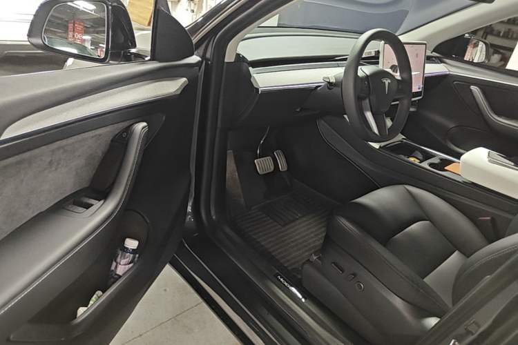 Used Tesla Model Y 2024 Rear-Wheel-Drive Version Driver Seat