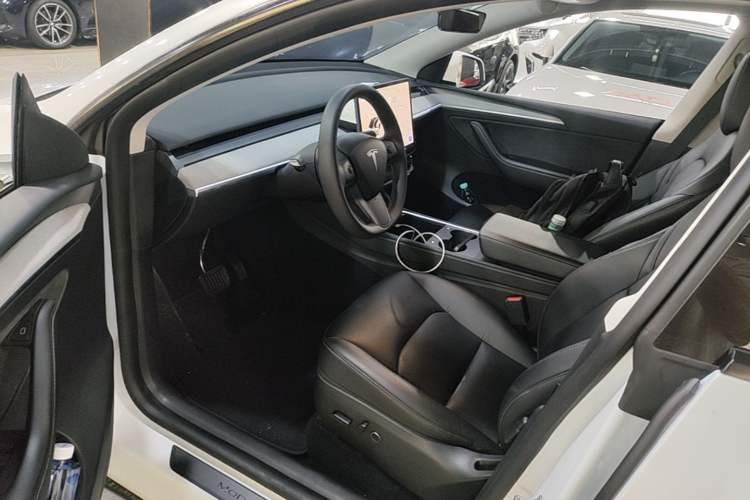 Used Tesla Model Y 2024 Rear-Wheel-Drive Version Driver Seat