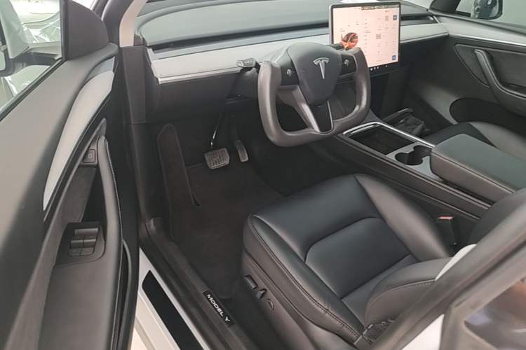 Used Tesla Model Y 2024 Rear-Wheel-Drive Version Driver Seat
