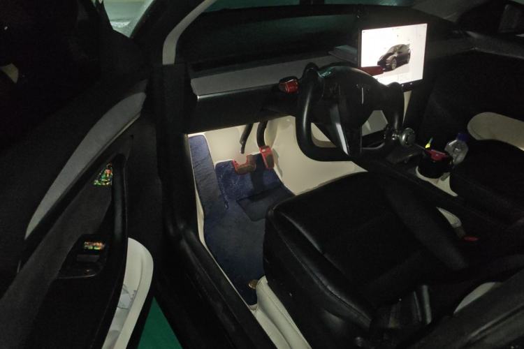 Used Tesla Model Y 2024 Long-Range All-Wheel-Drive Version Driver Seat