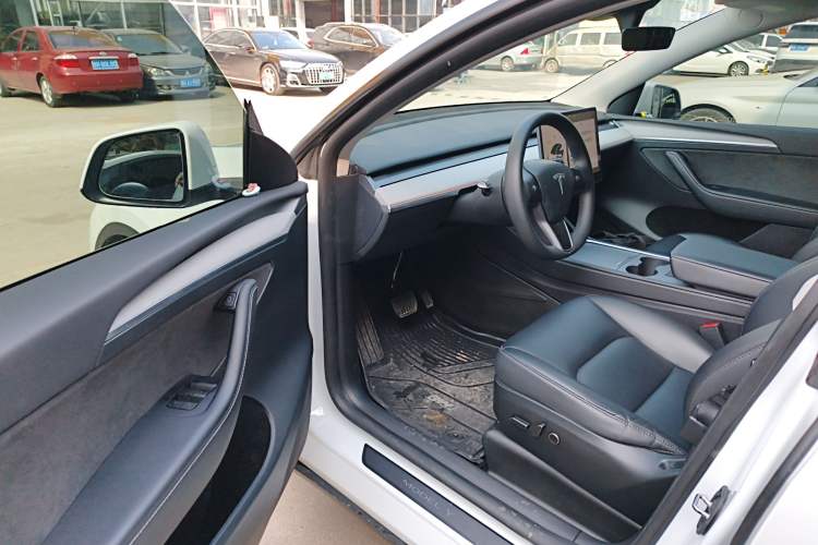 Used Tesla Model Y 2024 Rear-Wheel-Drive Version Driver Seat