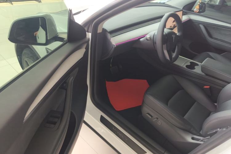 Used Tesla Model Y 2024 Rear-Wheel-Drive Version Driver Seat