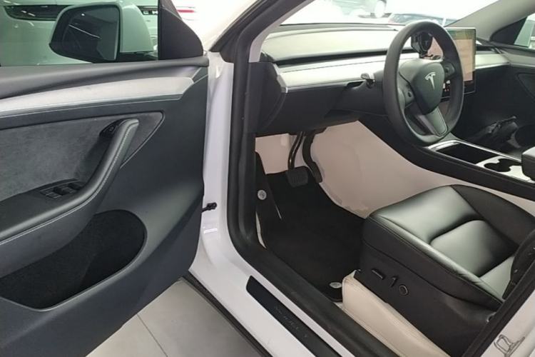 Used Tesla Model Y 2024 Rear-Wheel-Drive Version Driver Seat