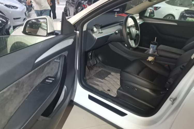 Used Tesla Model Y 2024 Rear-Wheel-Drive Version Driver Seat