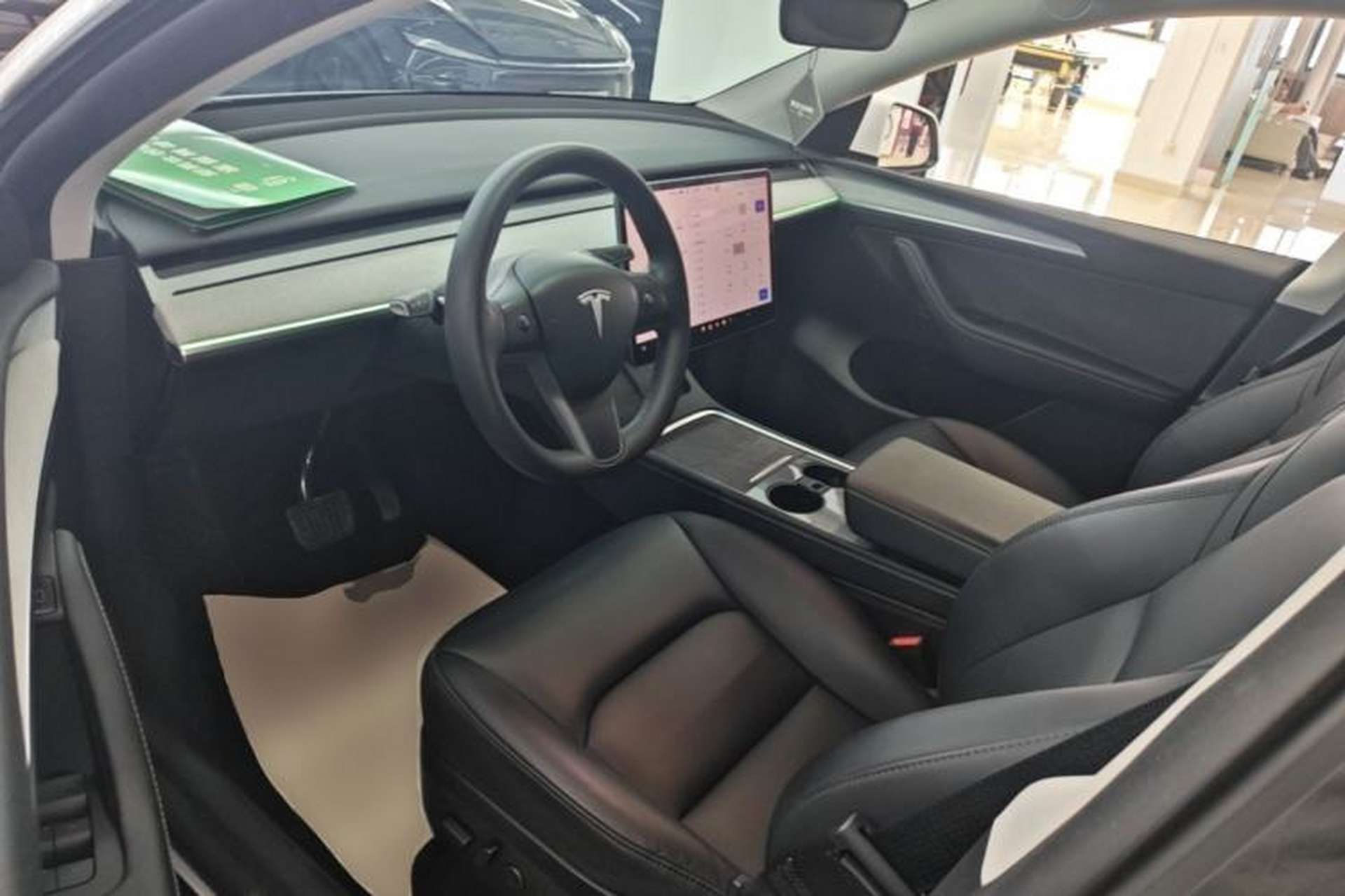 Used Tesla Model Y 2024 Long-Range All-Wheel-Drive Version Driver Seat
