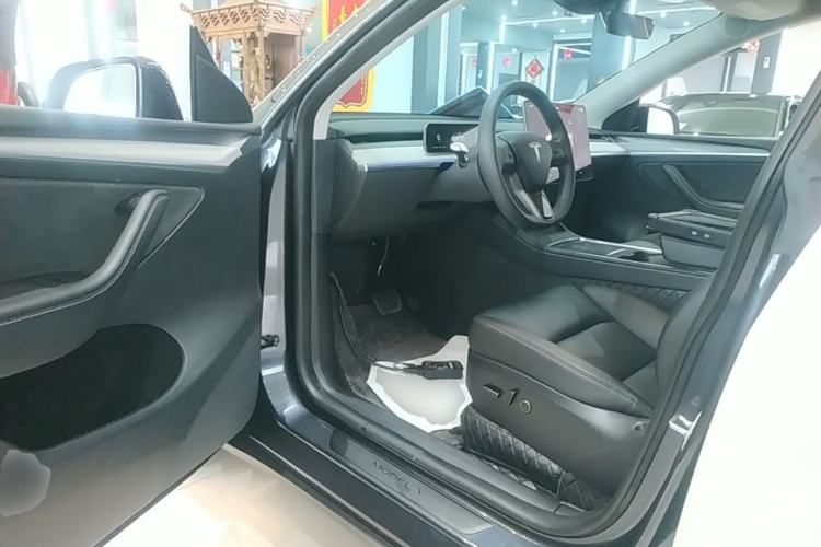 Used Tesla Model Y 2024 Rear-Wheel-Drive Version Driver Seat