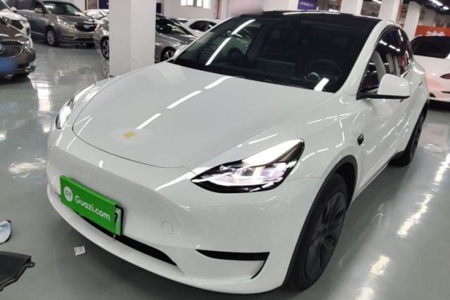 Tesla Model Y 2024 Rear-Wheel-Drive Version с пробегом