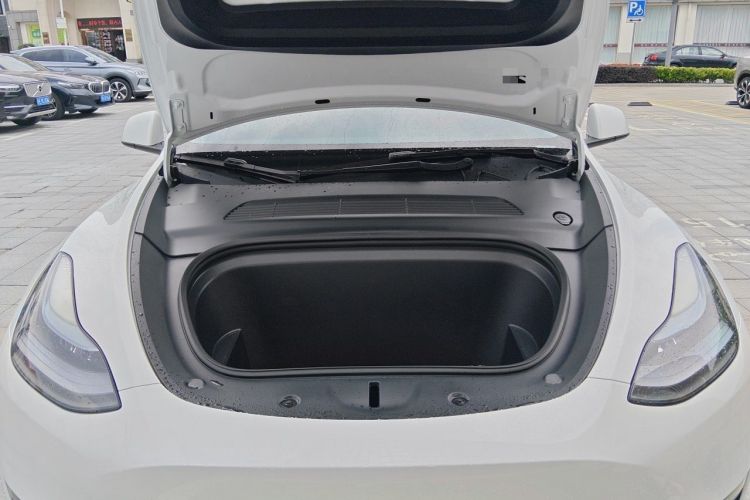 Used Tesla Model Y 2024 Rear-Wheel-Drive Version Engine Bay