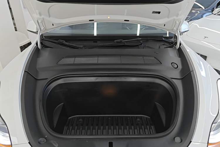 Used Tesla Model Y 2024 Long-Range All-Wheel-Drive Version Engine Bay