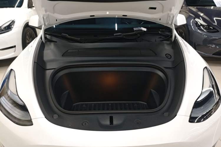 Used Tesla Model Y 2024 Rear-Wheel-Drive Version Engine Bay