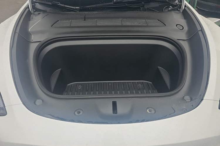 Used Tesla Model Y 2024 Rear-Wheel-Drive Version Engine Bay