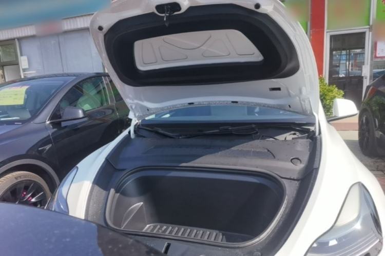 Used Tesla Model Y 2024 Rear-Wheel-Drive Version Engine Bay
