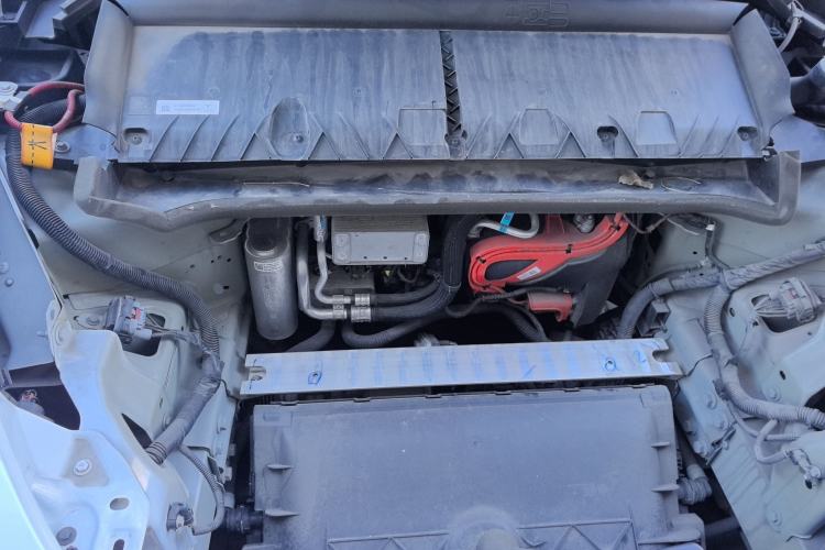 Used Tesla Model Y 2024 Rear-Wheel-Drive Version Engine Bay
