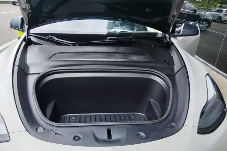 Used Tesla Model Y 2024 Rear-Wheel-Drive Version Engine Bay