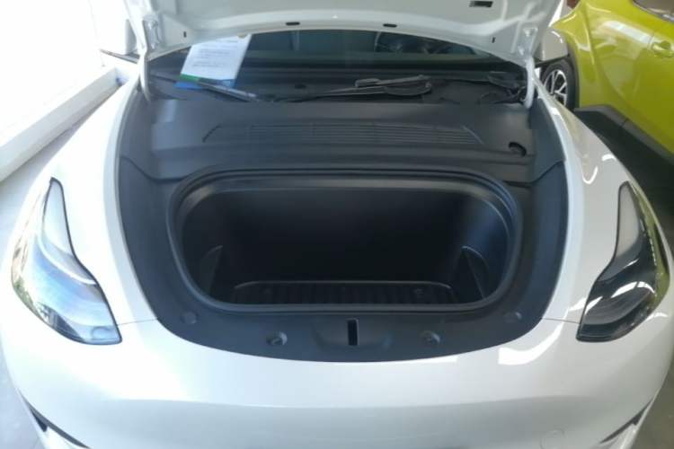 Used Tesla Model Y 2024 Rear-Wheel-Drive Version Engine Bay