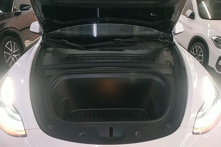 Used Tesla Model Y 2024 Rear-Wheel-Drive Version Engine Bay
