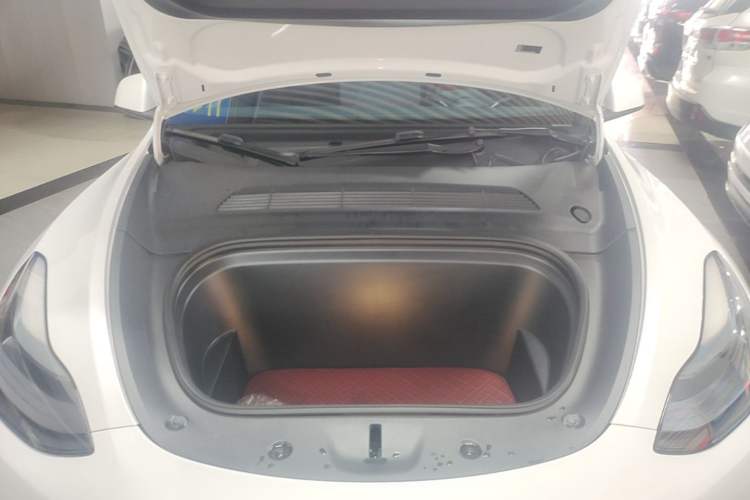 Used Tesla Model Y 2024 Rear-Wheel-Drive Version Engine Bay