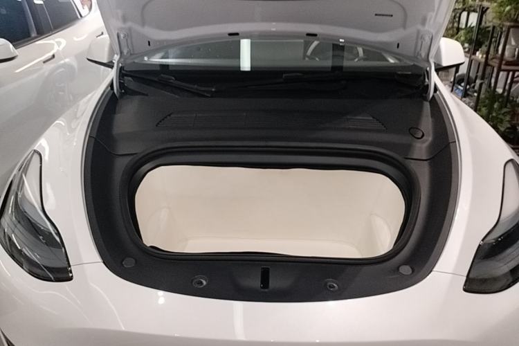 Used Tesla Model Y 2024 Rear-Wheel-Drive Version Engine Bay