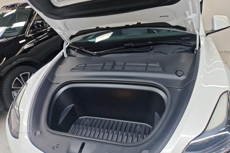 Used Tesla Model Y 2024 Rear-Wheel-Drive Version Engine Bay