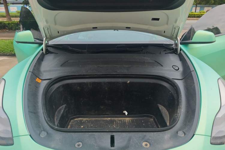 Used Tesla Model Y 2024 Rear-Wheel-Drive Version Engine Bay