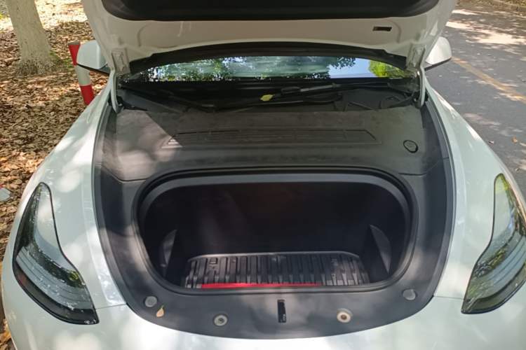 Used Tesla Model Y 2024 Rear-Wheel-Drive Version Engine Bay