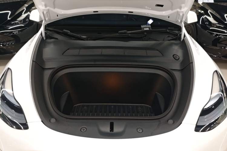 Used Tesla Model Y 2024 Rear-Wheel-Drive Version Engine Bay