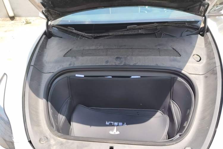 Used Tesla Model Y 2024 Rear-Wheel-Drive Version Engine Bay