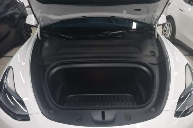 Used Tesla Model Y 2024 Rear-Wheel-Drive Version Engine Bay