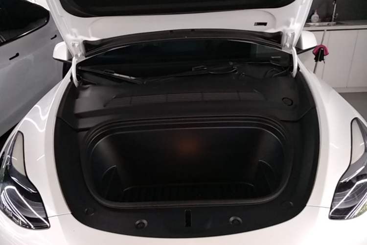 Used Tesla Model Y 2024 Rear-Wheel-Drive Version Engine Bay