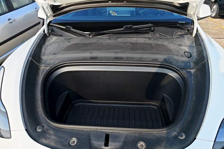 Used Tesla Model Y 2024 Rear-Wheel-Drive Version Engine Bay