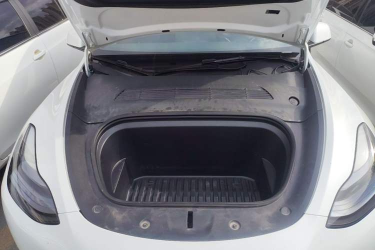 Used Tesla Model Y 2024 Rear-Wheel-Drive Version Engine Bay