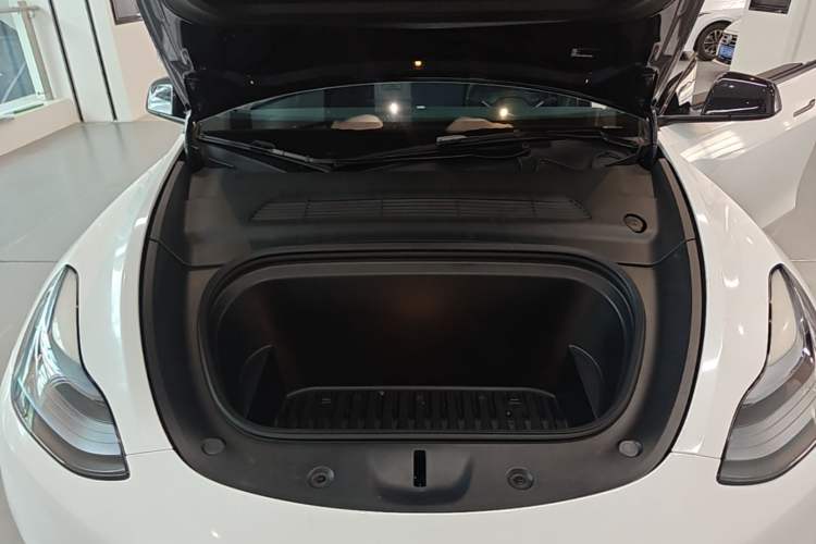 Used Tesla Model Y 2024 Rear-Wheel-Drive Version Engine Bay