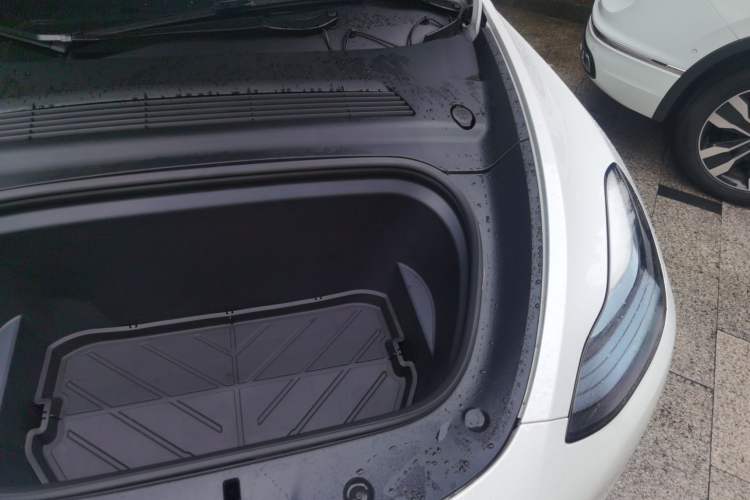 Used Tesla Model Y 2024 Rear-Wheel-Drive Version Engine Bay Left