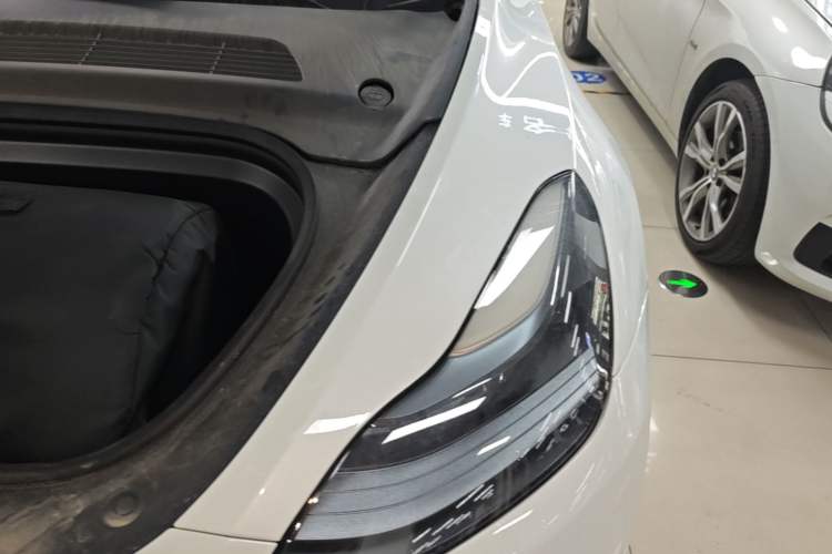 Used Tesla Model Y 2024 Performance High-Performance Edition Engine Bay Left