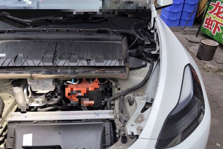 Used Tesla Model Y 2024 Rear-Wheel-Drive Version Engine Bay Left