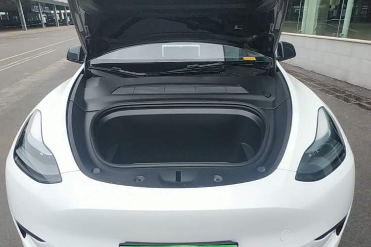 Used Tesla Model Y 2024 Rear-Wheel-Drive Version Engine Bay