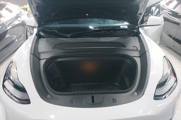 Used Tesla Model Y 2024 Rear-Wheel-Drive Version Engine Bay