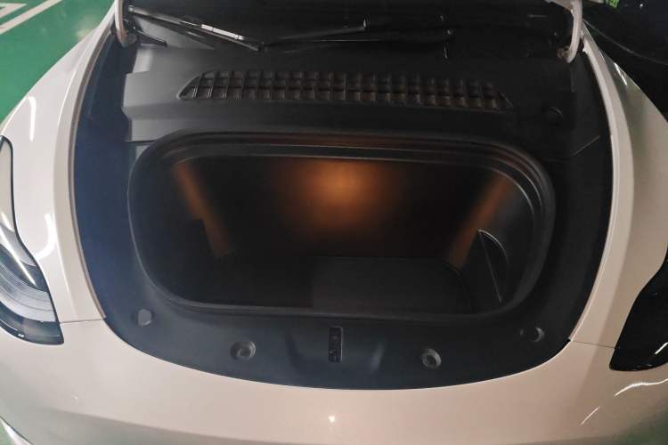 Used Tesla Model Y 2024 Rear-Wheel-Drive Version Engine Bay