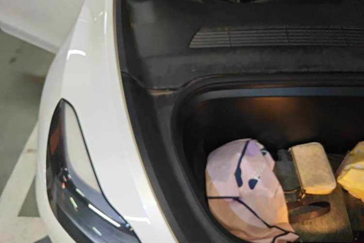 Used Tesla Model Y 2024 Rear-Wheel-Drive Version Engine Bay Right
