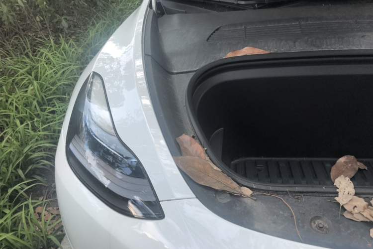 Used Tesla Model Y 2024 Rear-Wheel-Drive Version Engine Bay Right