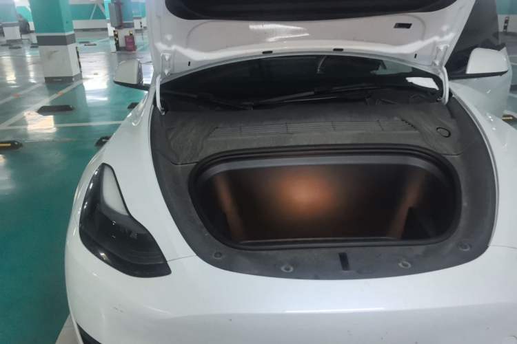 Used Tesla Model Y 2024 Rear-Wheel-Drive Version Engine Bay Right