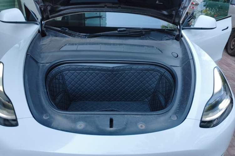 Used Tesla Model Y 2024 Rear-Wheel-Drive Version Engine Bay